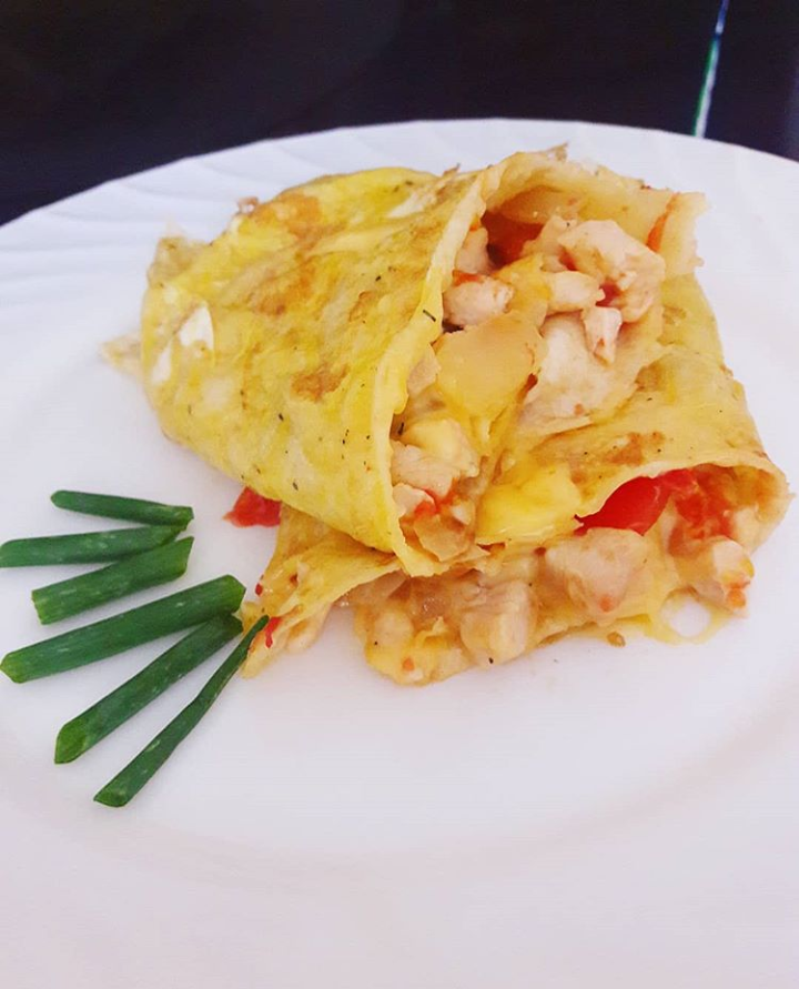 Конвертики в яйце с мясом