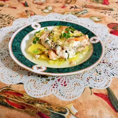  Горбуша в духовке с овощами под сыром