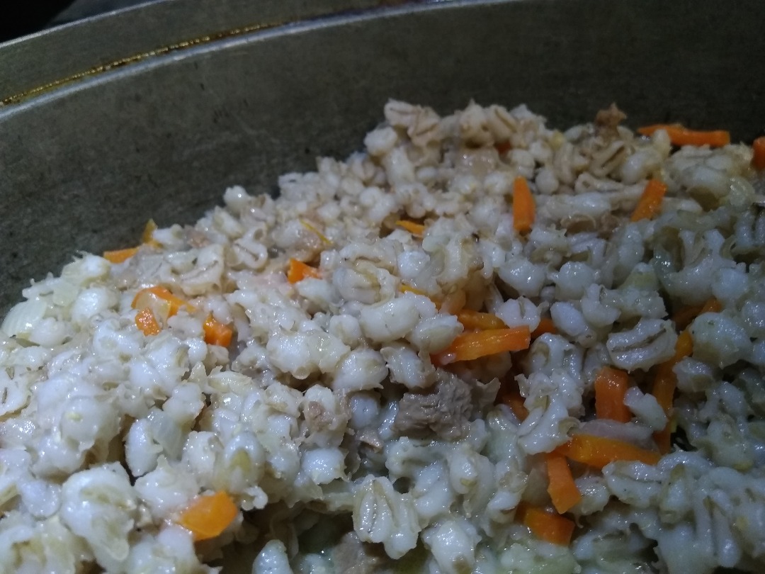 Перловка с тушёнкой