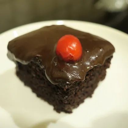 Шоколадный черный пирог с шоколадной глазурью