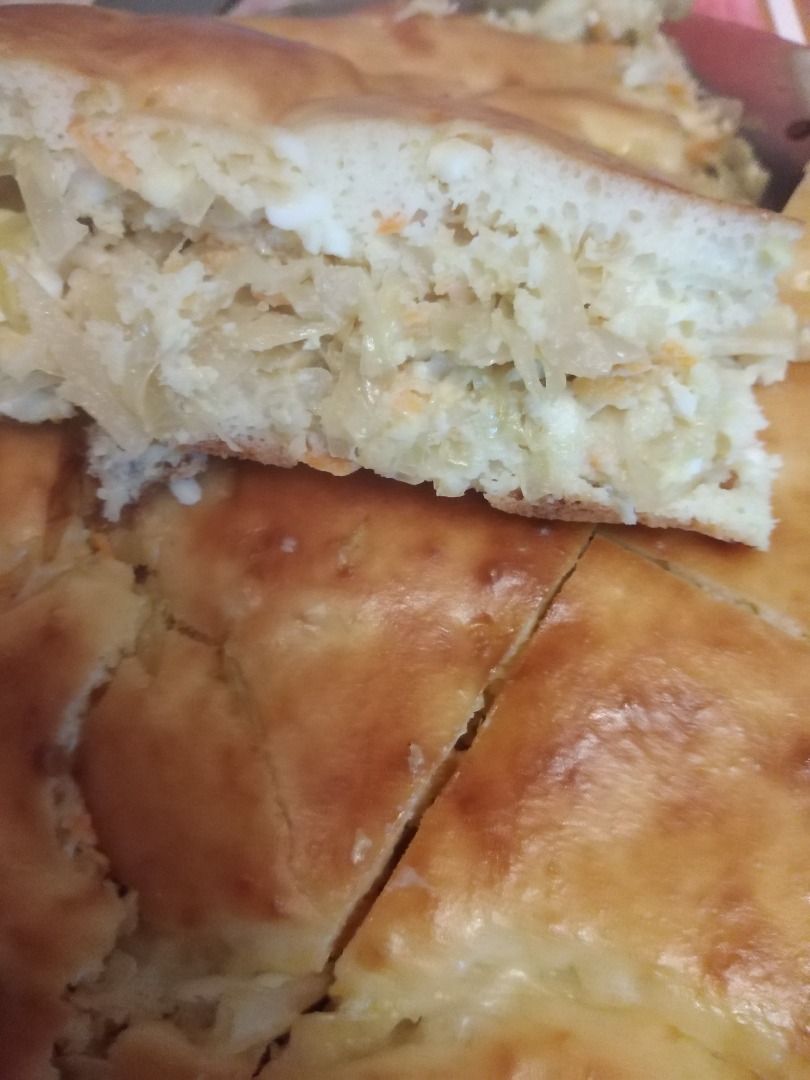 Пирог с квашеной капустой (из дрожжевого теста) — рецепт с фото пошагово