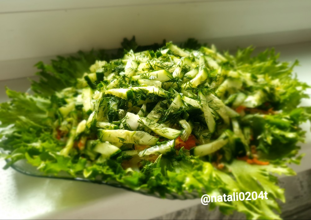 Салат из романо с хрустящими овощами, пошаговый рецепт с фото