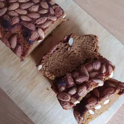 Ореховый кекс из ржаной муки с мёдом и пряностями