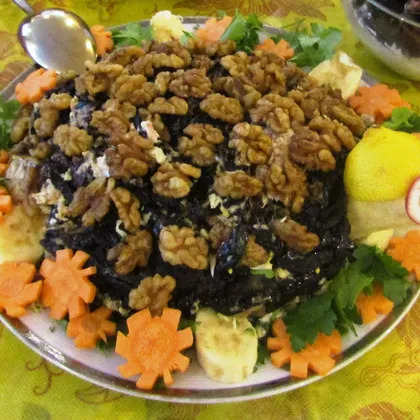 Черепашка - салат с черносливом и грецким орехом