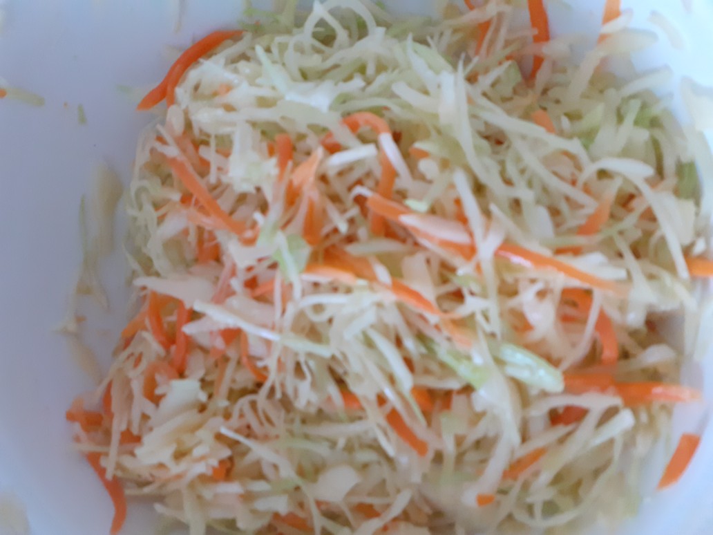 Салат с капустой