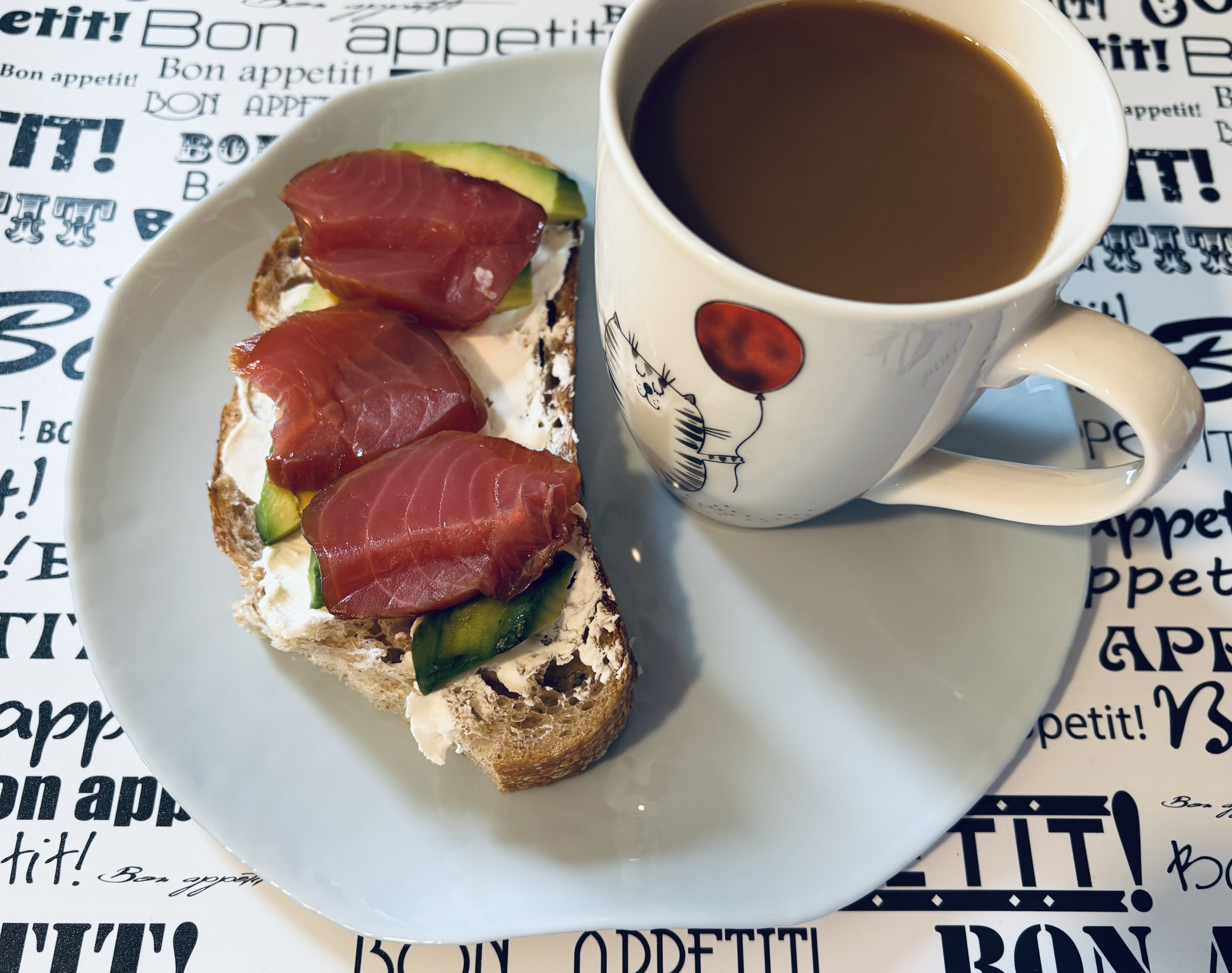 Тост с тунцом на завтрак