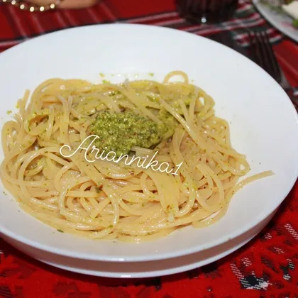 Спагетти с песто из рукколы