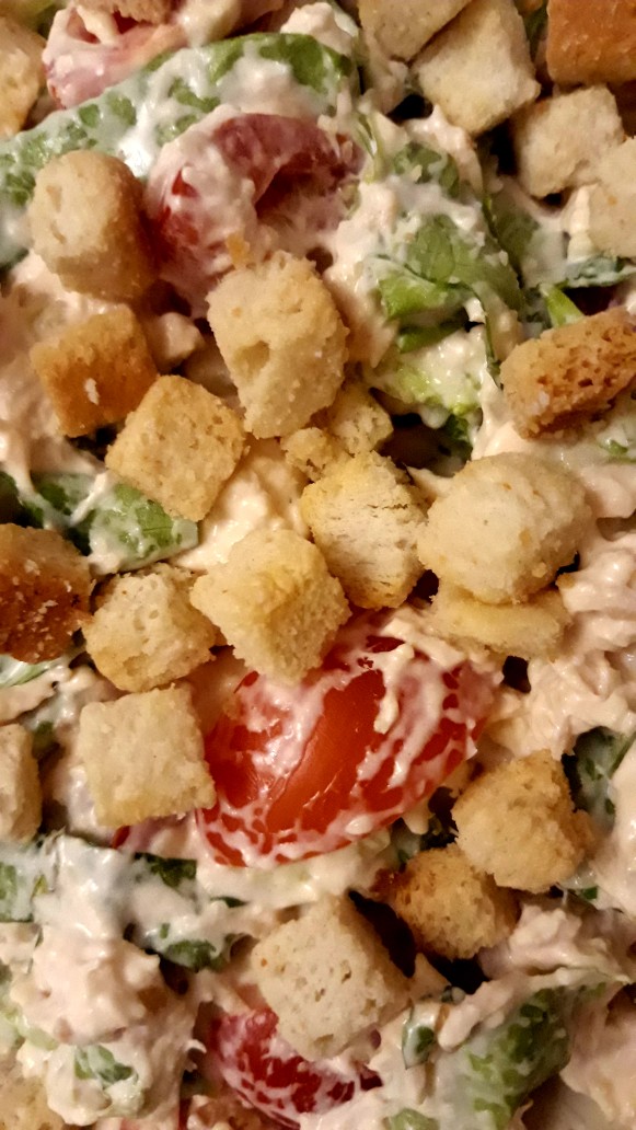 Салат с курицей, черри, сыром и зеленым салатом 🍅🧀🍗🥗