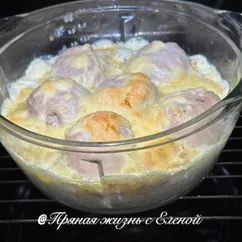 Картошка с куриными тефтелями в духовке 
