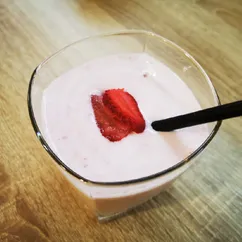 Клубничный🍓 смузи под новогодние праздники