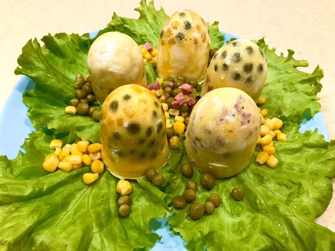 Варёные фаршированные яйца