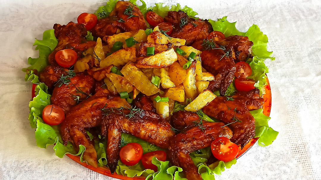 Вкуснейшие куриные крылышки с картофелем!