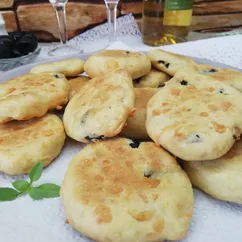 Сырное печенье с маслинами