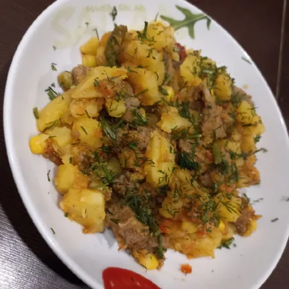 Тушеная картошка с мясом и овощами
