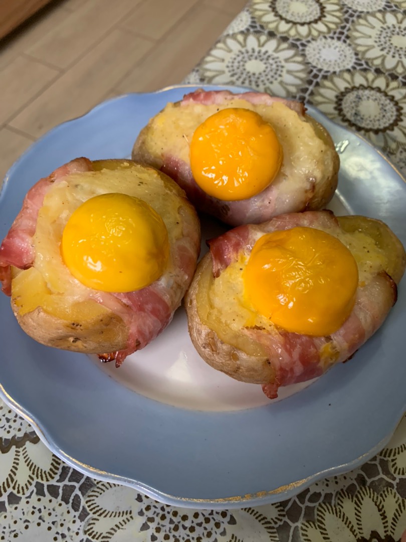 Запеченный картофель в беконе с моцареллой