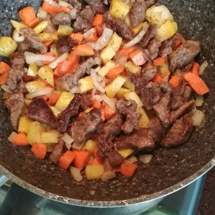 Тушеные овощи с мясом говядины