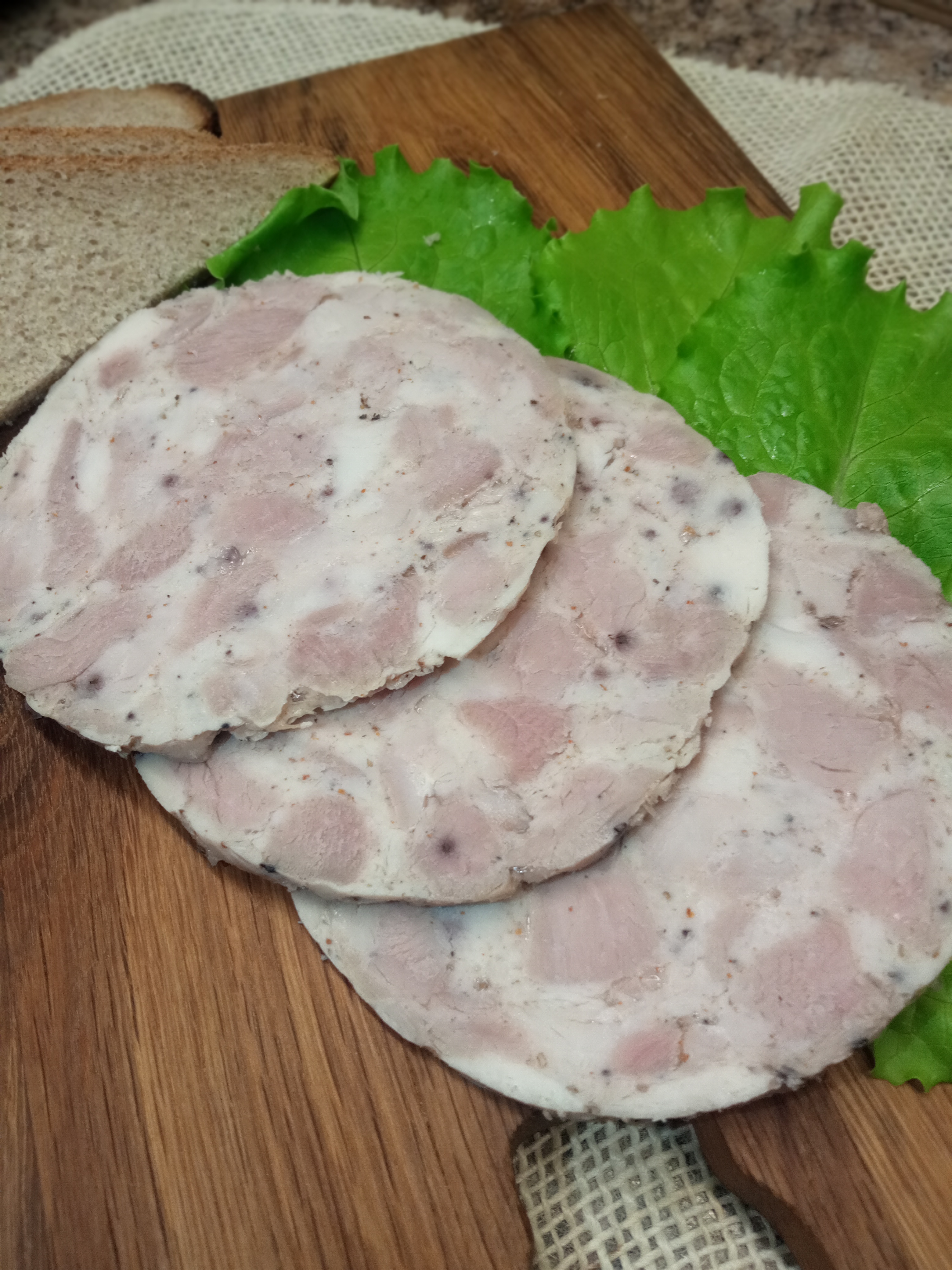 Ветчина из курицы и индейки 