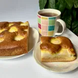 Шарлотка с яблоками на кефире