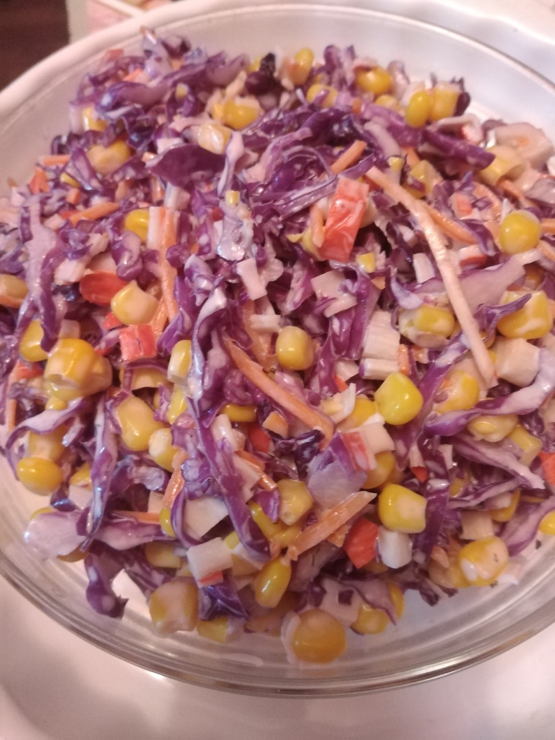 Салат с краснокочанной капустой