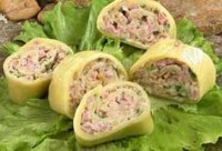 Сырный рулет с курицей и фисташками