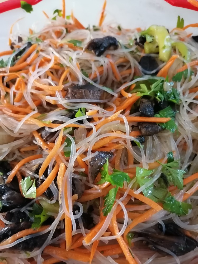 Фунчоза с шампиньонами 😋