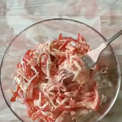 Салат с крабовых палочек😋