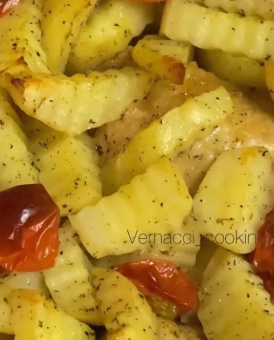 Картошка с курицей в духовке