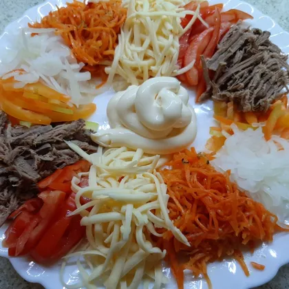 Салат с варёной говядиной и морковью по-корейски