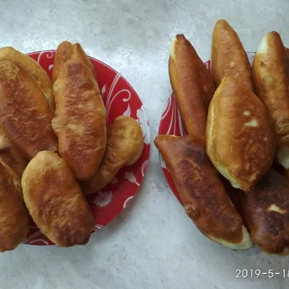 Пирожки с луком и яйцом) с картошкой