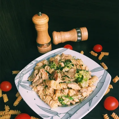 Фузилли с курицей и грибами в сливочном соусе 🍝 #Чемпионтмира #Германия