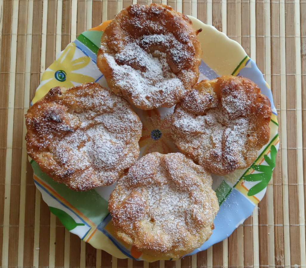 Творожные кексы с печёными яблоками