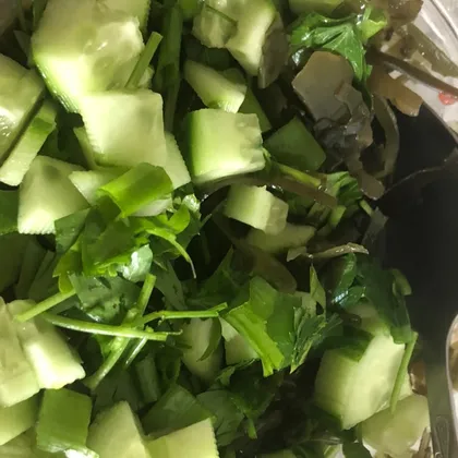 Салат 🥗 с огурцом и морской капустой