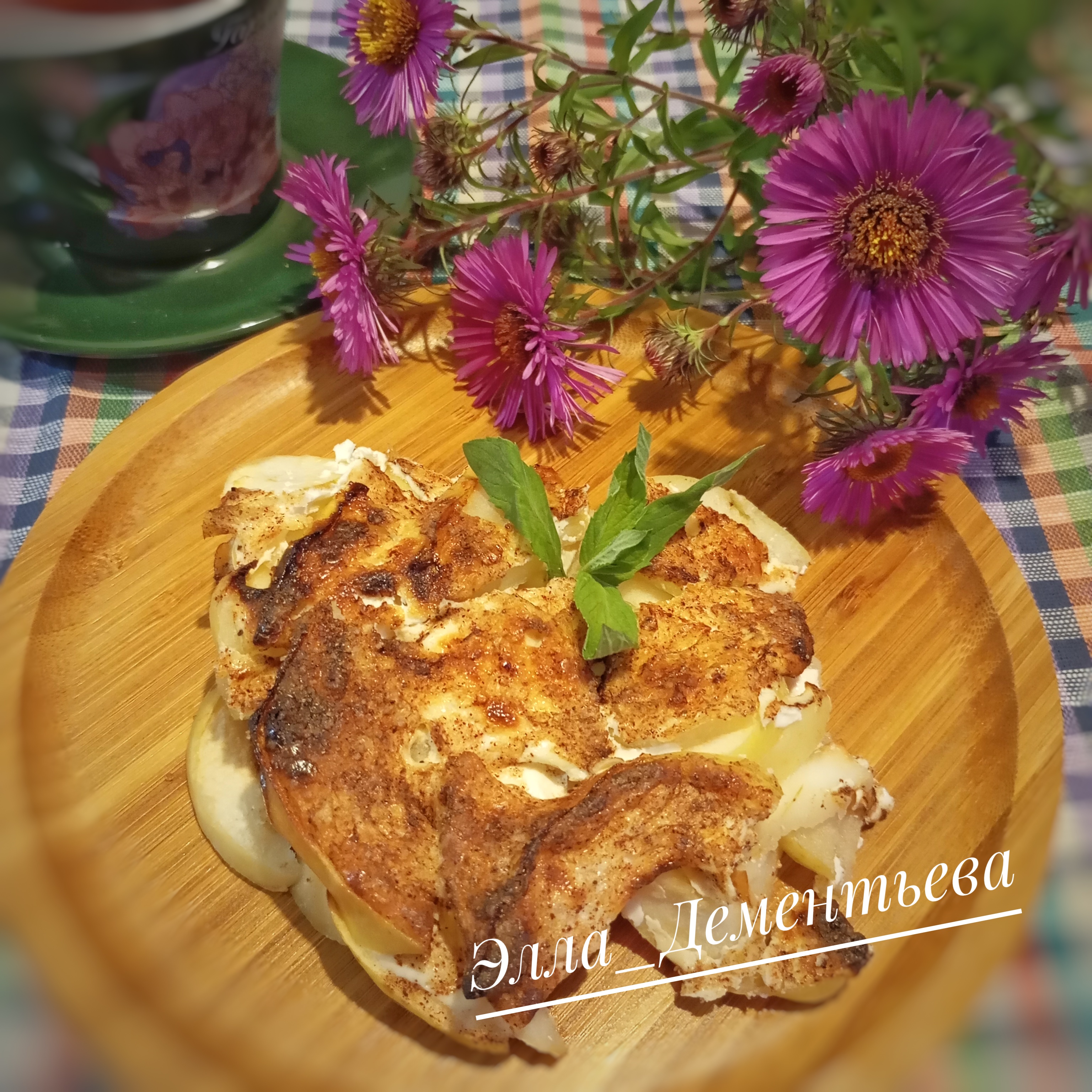 Десерт из яблок с йогуртом и корицей в аэрогриле