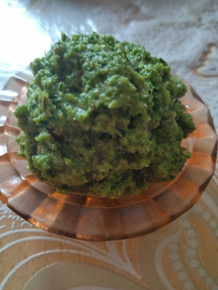 Паштет вегетарианский из веточек укропа