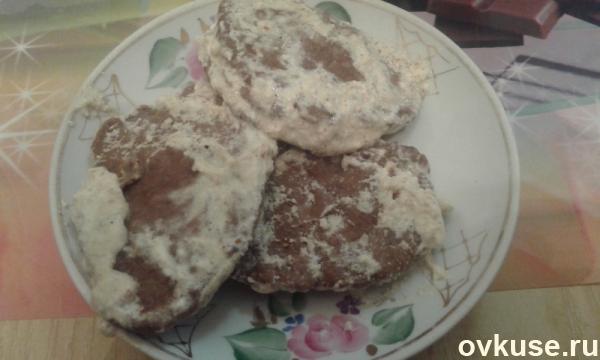 Оладьи из куриной печени тушеные в сметане