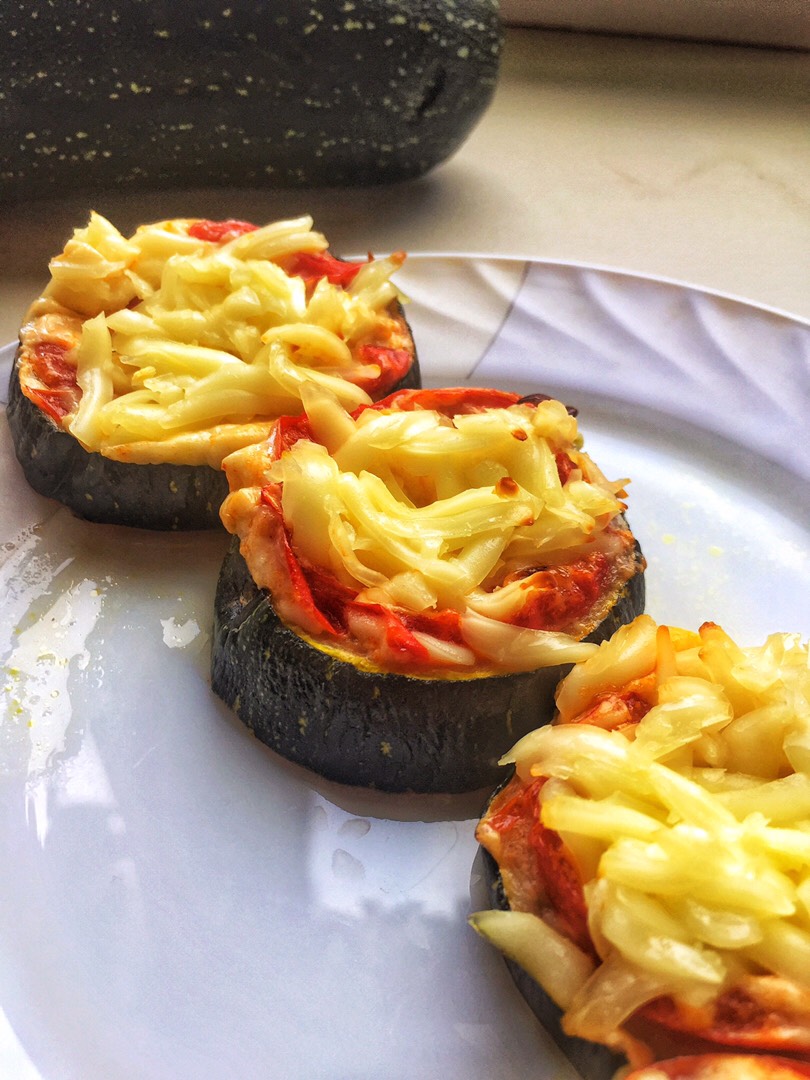 Кабачки под сыром