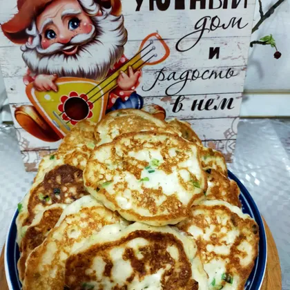 Оладьи с сыром, яйцом и зеленым луком