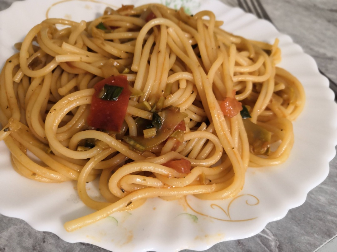 🍝Спагетти с остатками овощей!