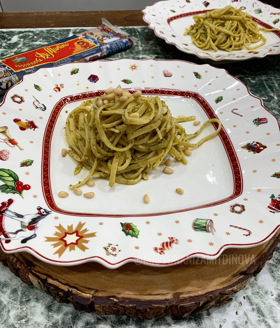 Паста с соусом песто