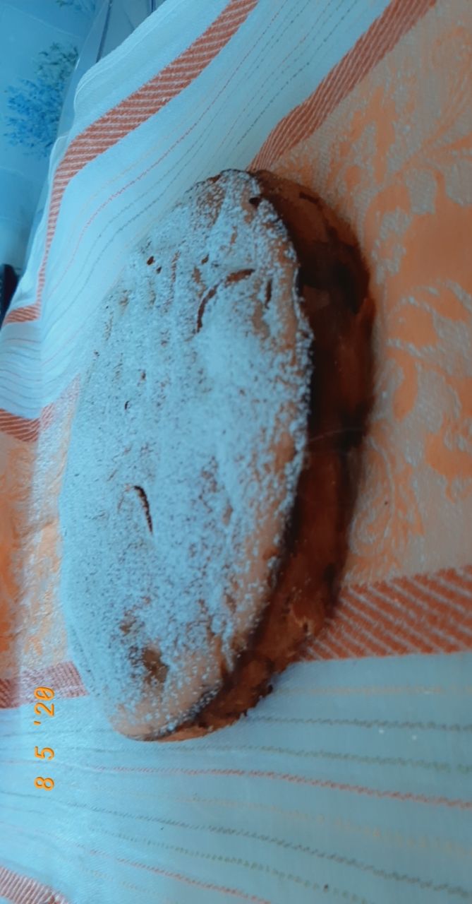 Шарлотка с карамелизированными яблоками
