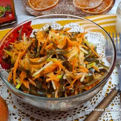 Постный салат из морской капусты с яблоком