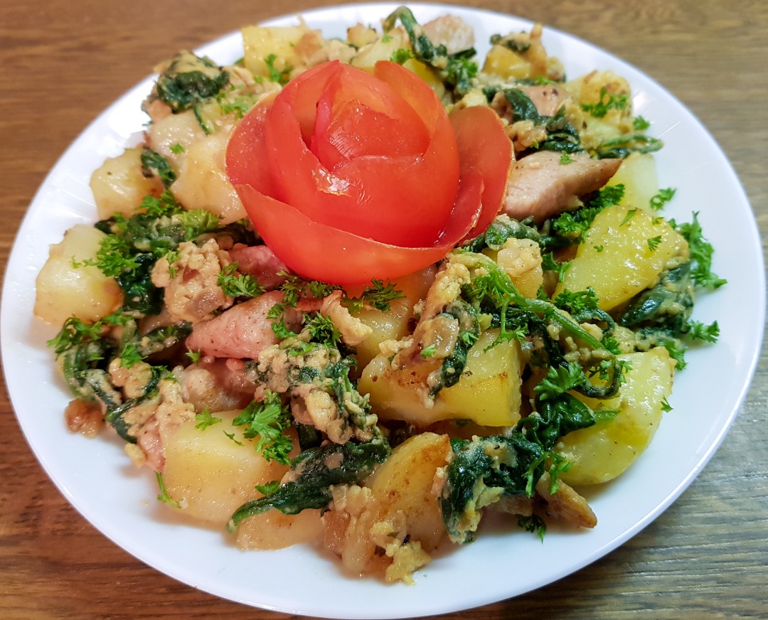 Куриное филе с картофелем и шпинатом