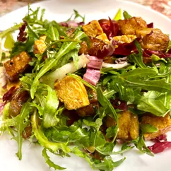 Теплый салат с тофу и баклажанами 