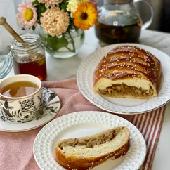 Пирог с капустой и лисичками 