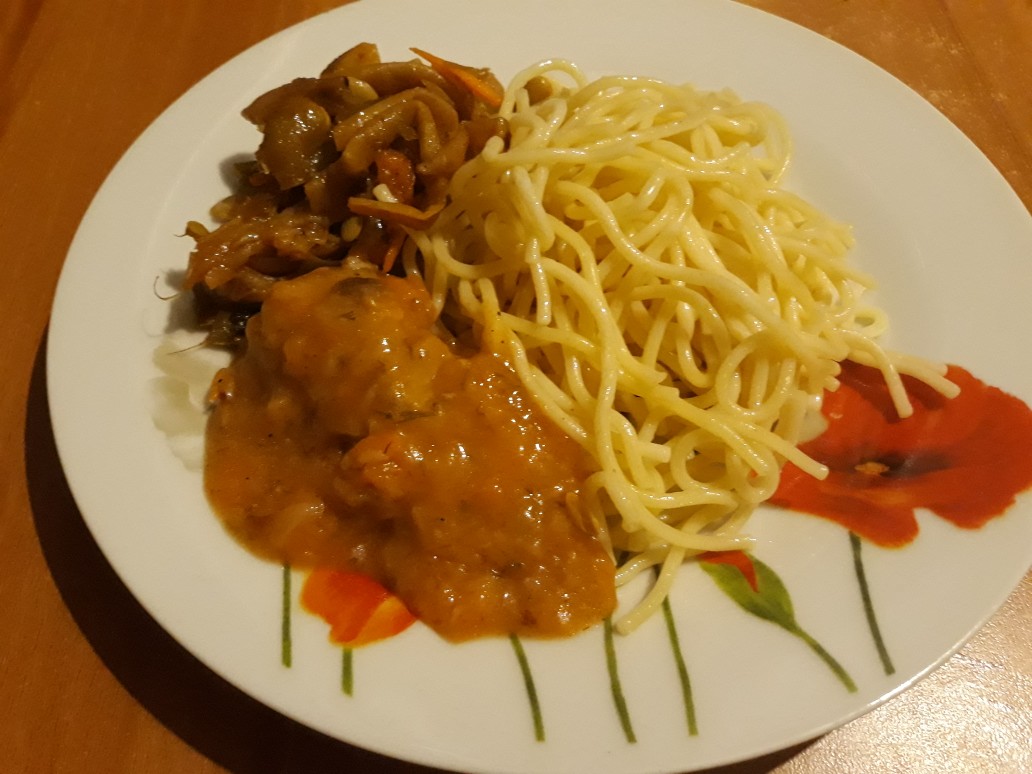 Спагетти с подливой