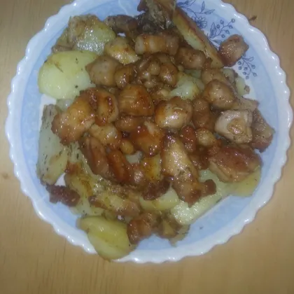 Картошка с мясом жареная на сале