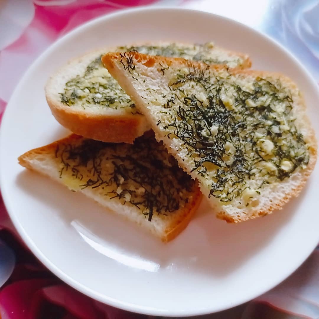 Чесночные гренки к супчику