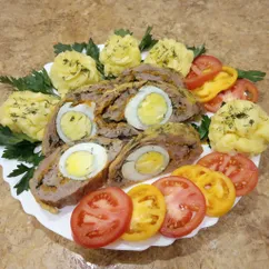 Мясной рулет с гарниром