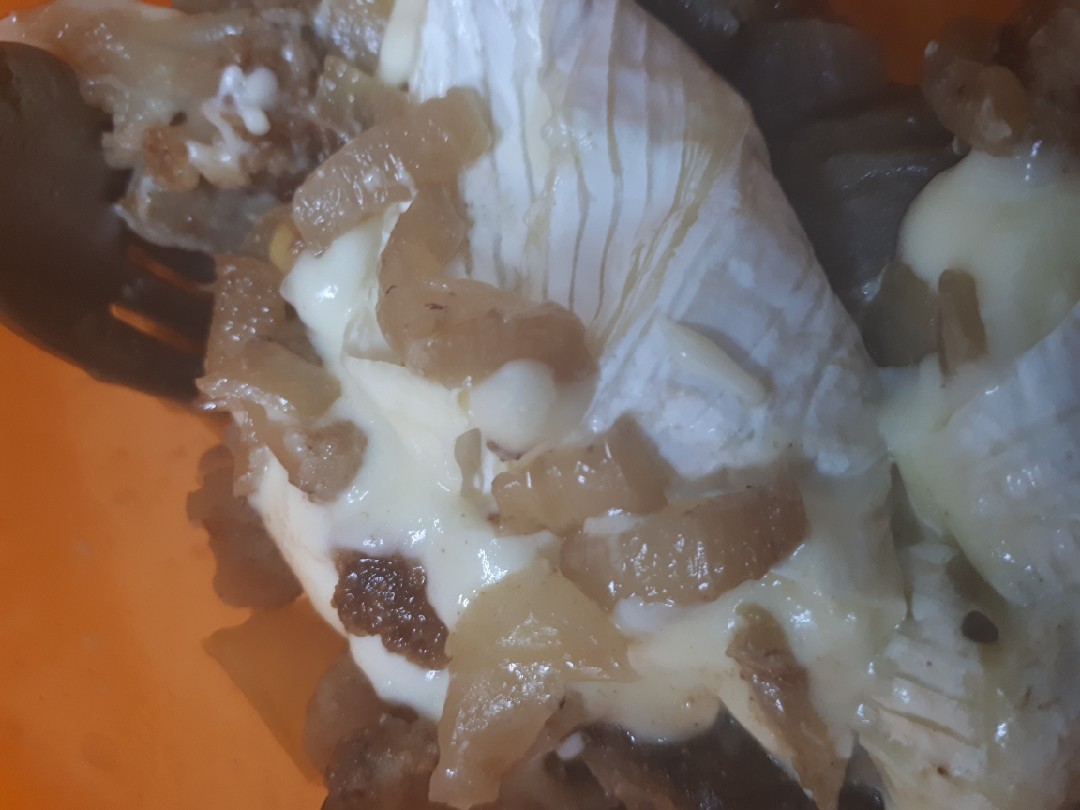 Жареные овощи с сыром Бри