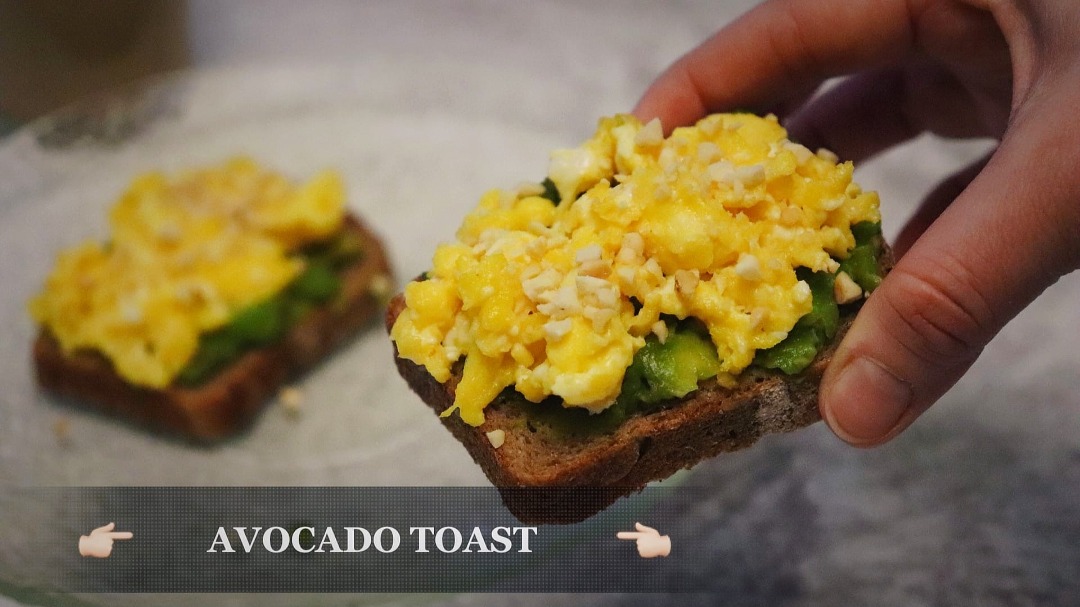 Скрэмбл на тосте с авокадо | Avocado Toast with Creamy Soft Scrambled Eggs